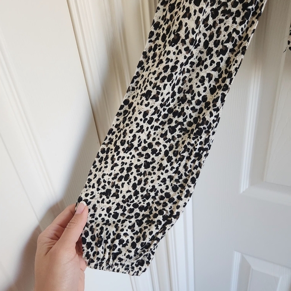 Urban Outfitters Shaina Leopard Print Ruched Long Sleeve Cinched Blouse Size M - Picture 5 of 9